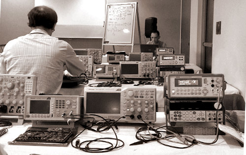 Paquete Tektronix 4 en 1 + TekSmartLab: osciloscopio, generador de funciones, multímetro y fuente